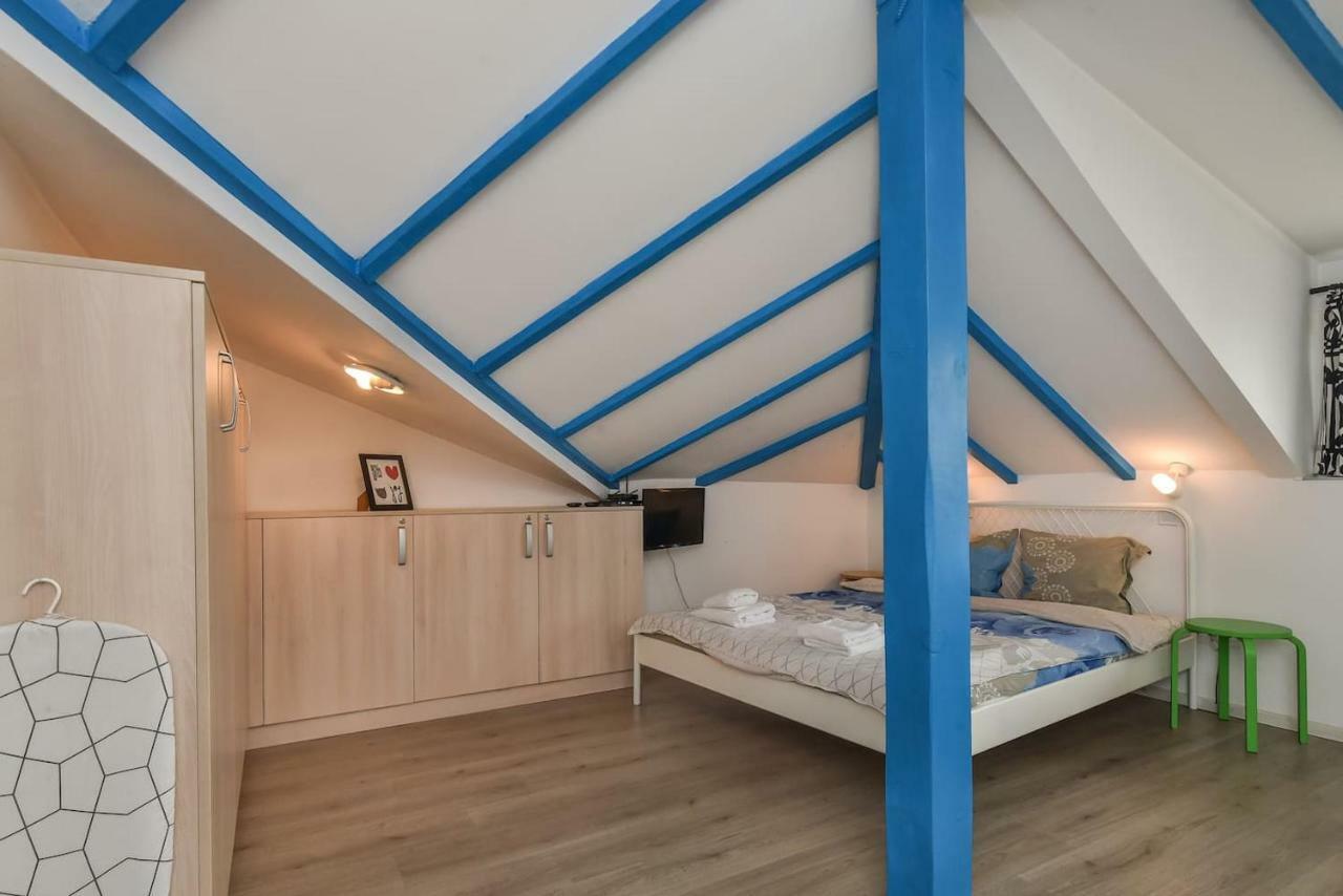 Apartment The Ivy House - A Cozy Attic Near The Center By Flat Mаnager