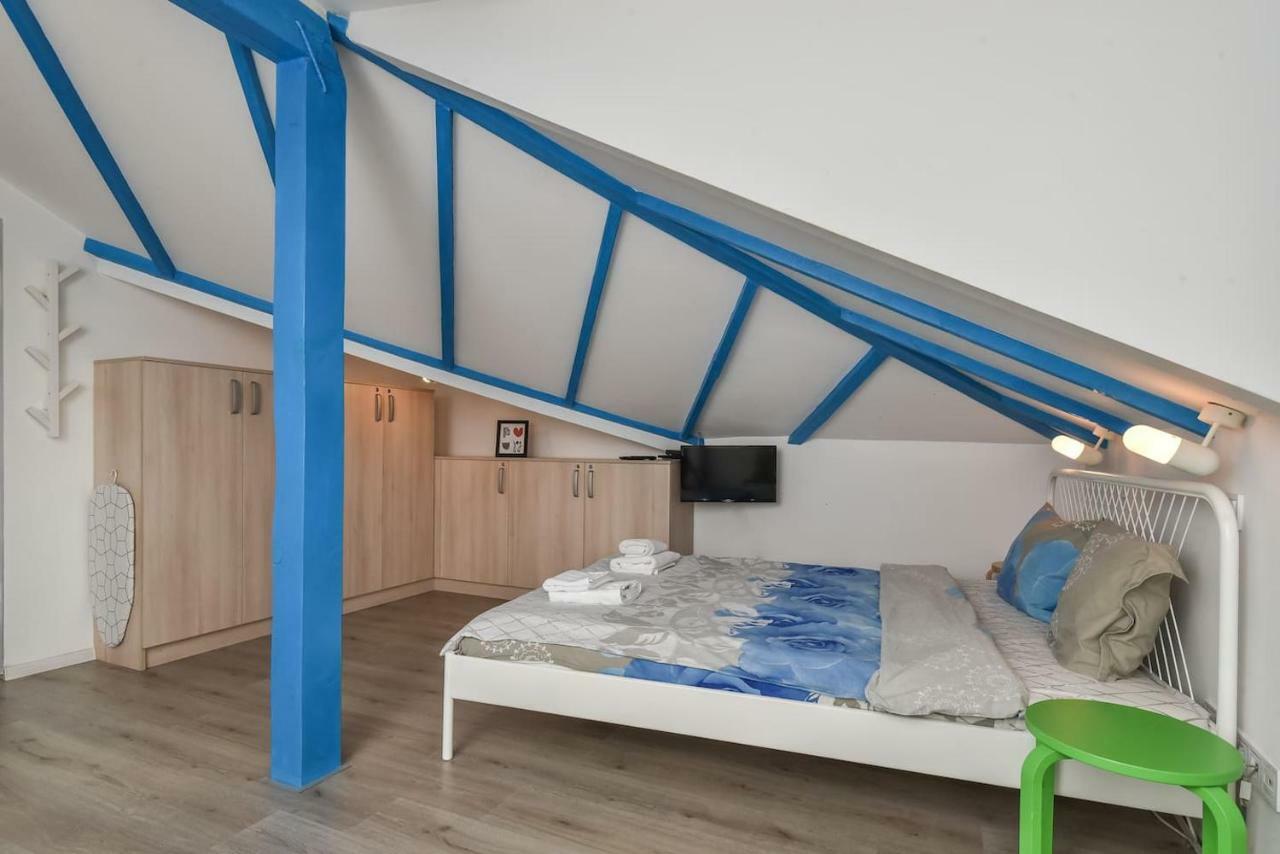 Apartment The Ivy House - A Cozy Attic Near The Center By Flat Mаnager *