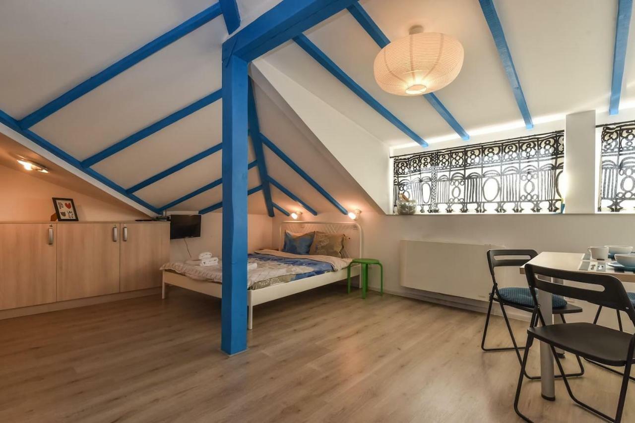 Apartment The Ivy House - A Cozy Attic Near The Center By Flat Mаnager *